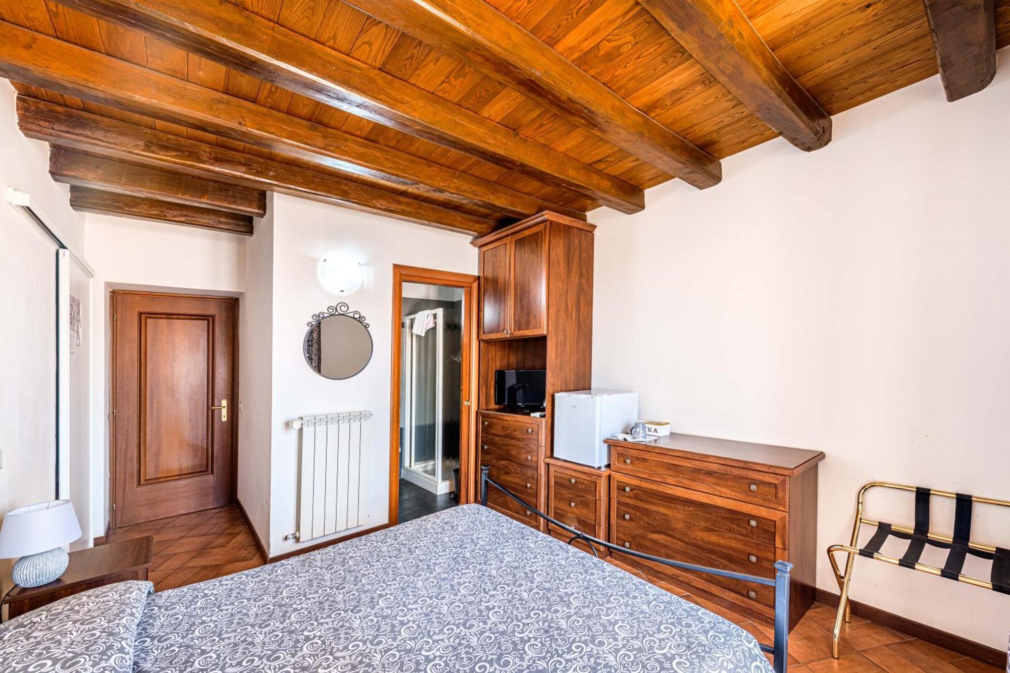 Bb Il Re Alla Reginella Guest House Rome Buitenkant foto