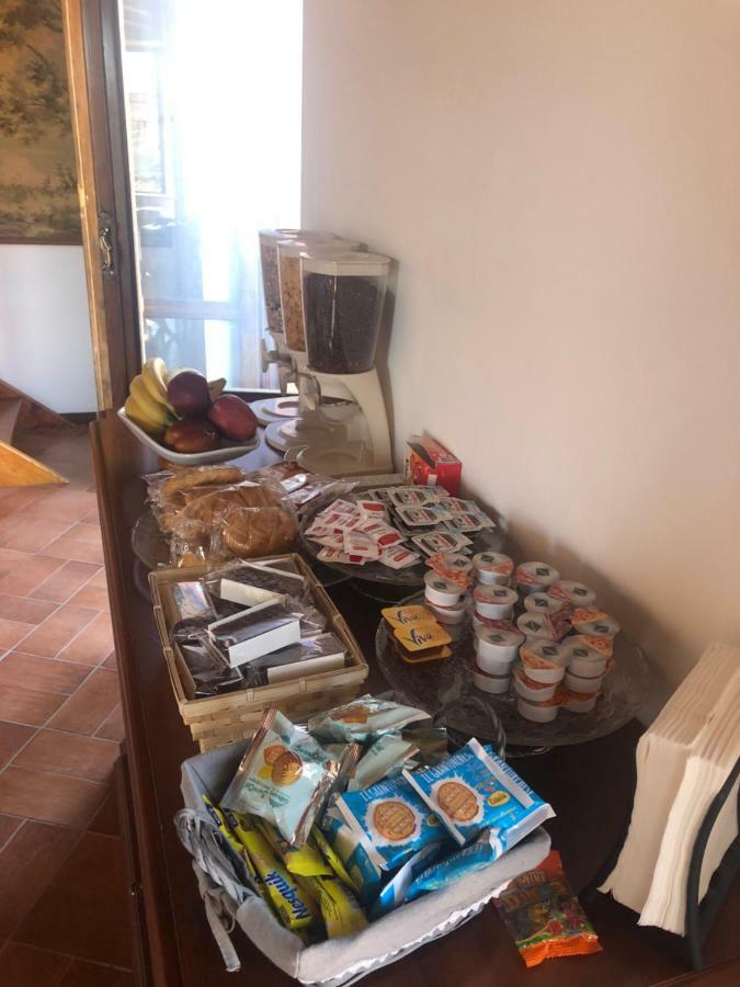Bb Il Re Alla Reginella Guest House Rome Buitenkant foto